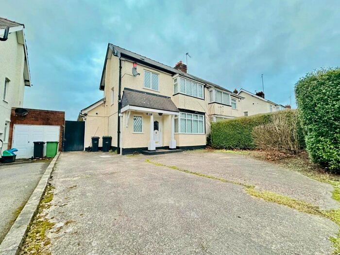 3 Bedroom Semi-Detached House To Rent In Woodland Avenue, Dudley, DY1