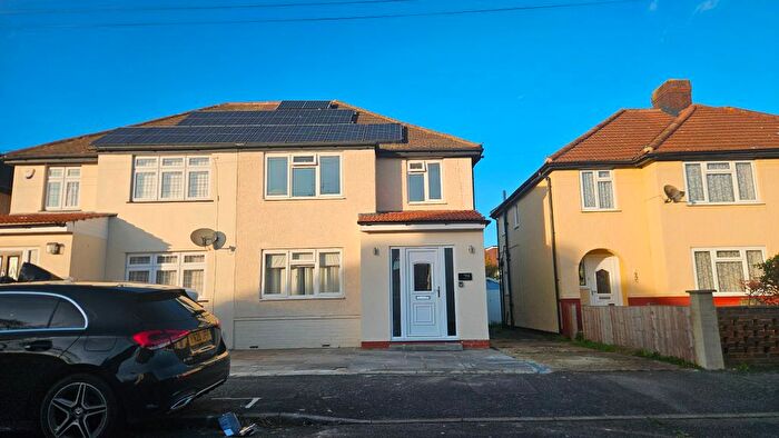 4 Bedroom Semi-Detached House To Rent In Windermere Avenue, Hornchurch, RM12