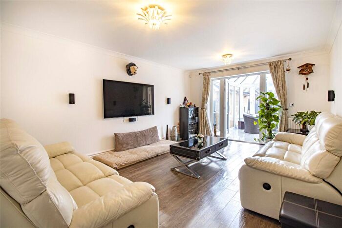 4 Bedroom Detached House To Rent In Collins Drive, Earley, Reading, Berkshire, RG6