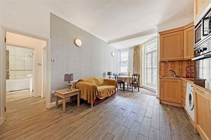 2 Bedroom Flat To Rent In Queen's Gate, South Kensington, SW7