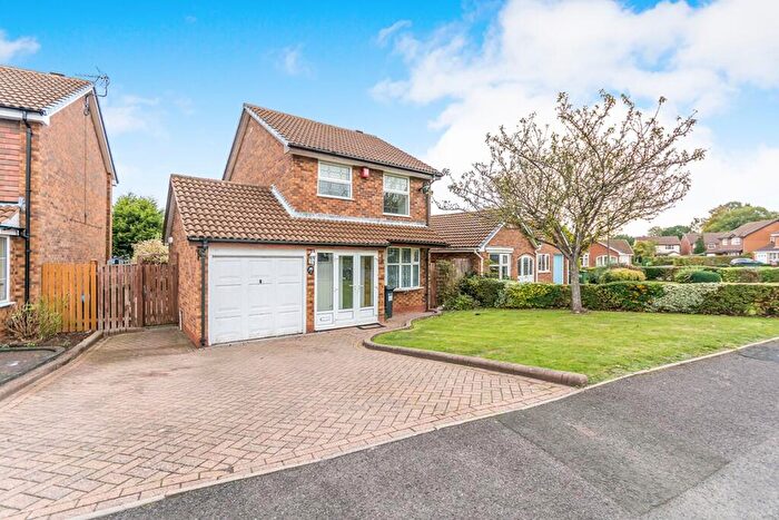 3 Bedroom Detached House To Rent In Moorfield Avenue, Knowle, Solihull, West Midlands, B93