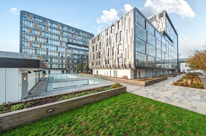 2 Bedroom Apartment For Sale In Love Lane, Woolwich, SE18