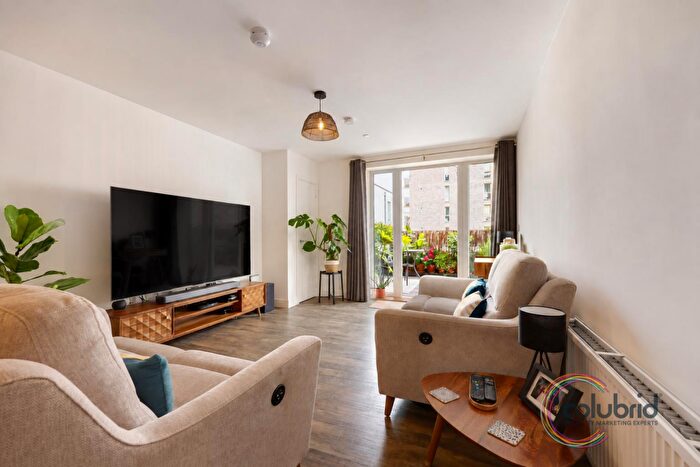 2 Bedroom Flat For Sale In Wharf Road, Chelmsford, CM2