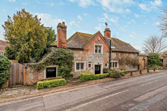 4 Bedroom Detached House For Sale In Crawley, Winchester, Hampshire, SO21