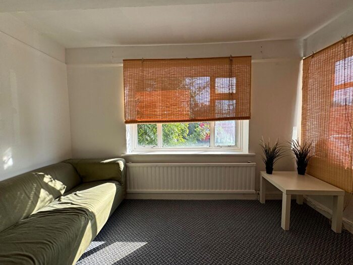 1 Bedroom Flat To Rent In Langdale Gardens, Perivale, Greenford, UB6