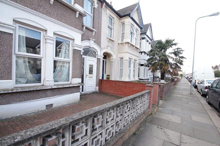 4 Bedroom Terraced House To Rent In Mortlake Road, Ilford, IG1
