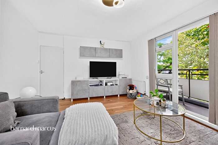 1 Bedroom Flat For Sale In Wyvil Road, London, SW8