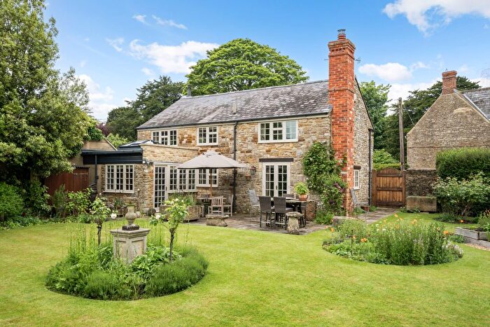 4 Bedroom Detached House For Sale In Hinton-In-The-Hedges, Brackley, NN13