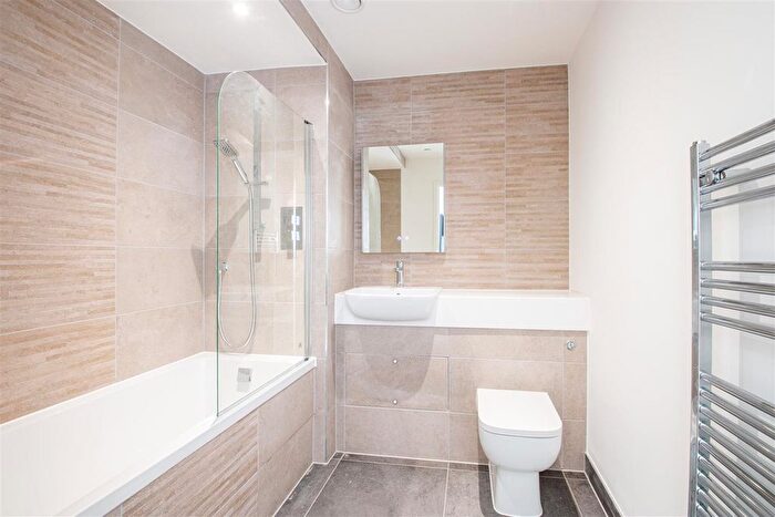 2 Bedroom Flat To Rent In Silbury Boulevard, Milton Keynes, MK9