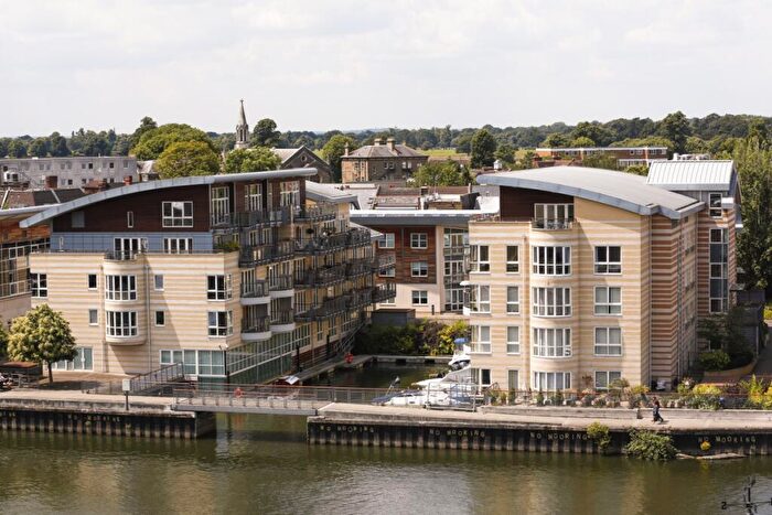 2 Bedroom Apartment To Rent In Marina Place Hampton Wick, KT1