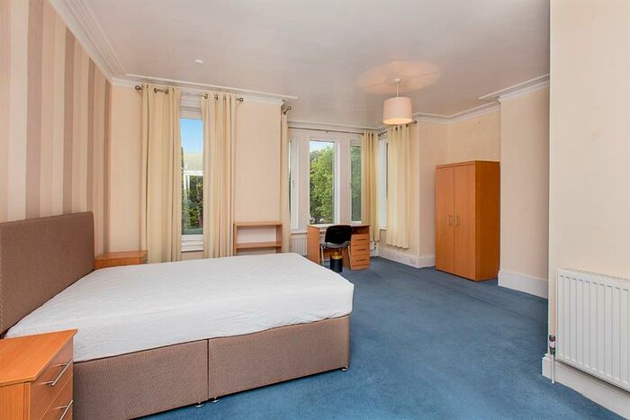 1 Bedroom Private Hall To Rent In Heavitree Road, Exeter, EX1