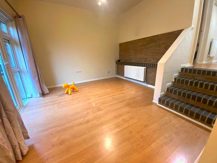 1 Bedroom Flat To Rent In Cheviot Close, High Wycombe, HP13