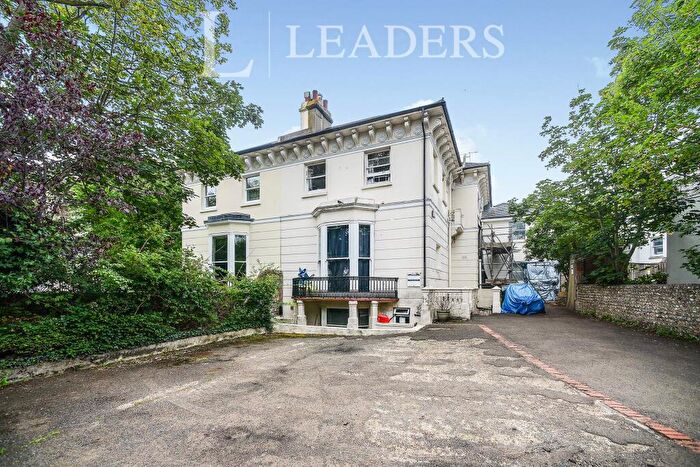 Studio To Rent In Buckingham Place, BN1