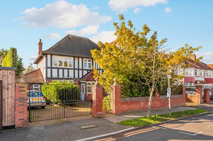 4 Bedroom Semi-Detached House To Rent In Grasmere Avenue, London, SW19