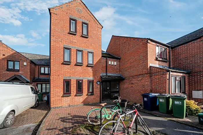 2 Bedroom Flat To Rent In Cranston Court, Oxford, OX4