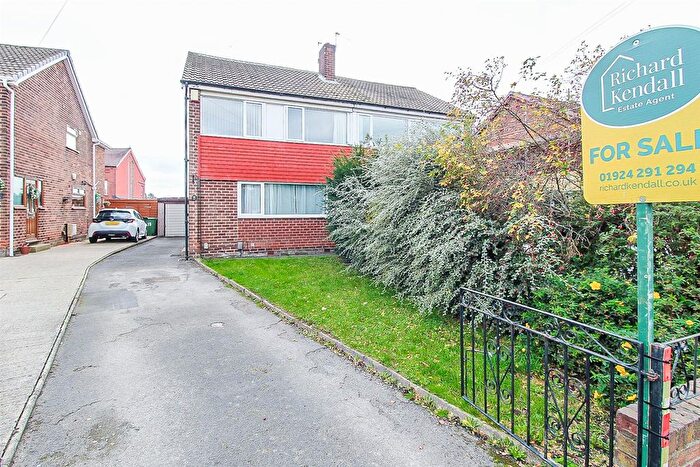 3 Bedroom Semi-Detached House For Sale In Victoria Way, Outwood, WF1