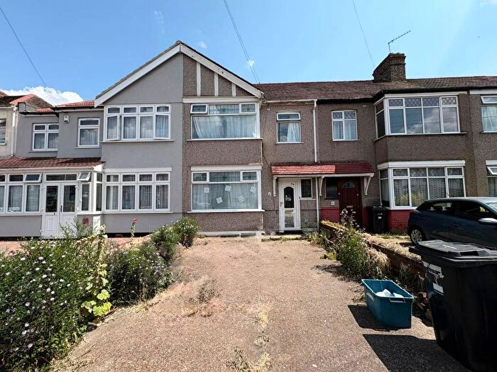 3 Bedroom Detached House To Rent In Craven Gardens, Barkingside, Ilford, IG6