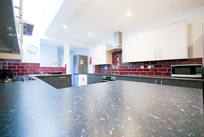 7 Bedroom Terraced House To Rent In Dawlish Road, Selly Oak, Birmingham, B29