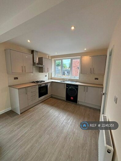 3 Bedroom Semi-Detached House To Rent In Keppel View Road, Rotherham, S61