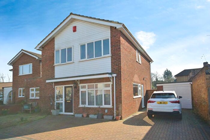 4 Bedroom Detached House For Sale In Wellands, Hatfield, AL10
