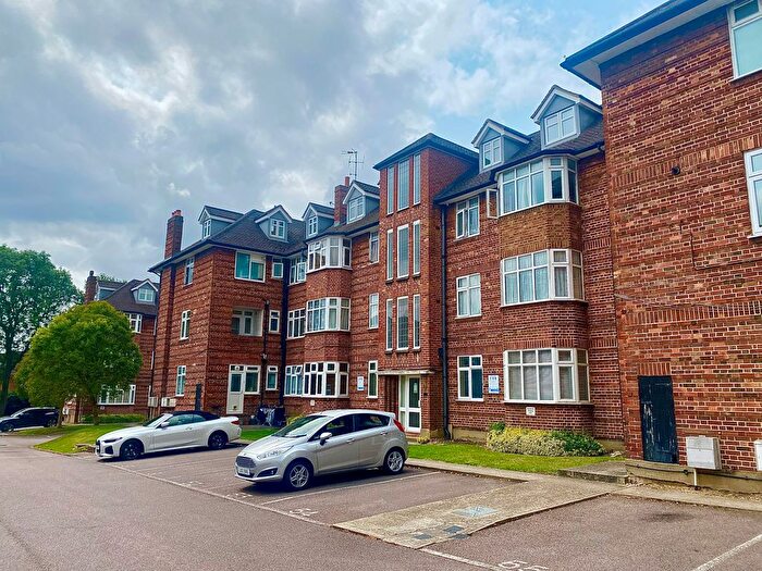 2 Bedroom Property To Rent In Oakleigh Road North, London, N20