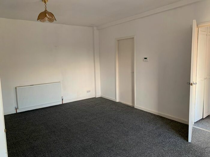 3 Bedroom Flat To Rent In Filance Lane, Penkridge, ST19