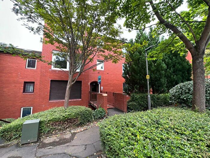 2 Bedroom Flat To Rent In Buccleuch Street, Garnethill, Glasgow, G3