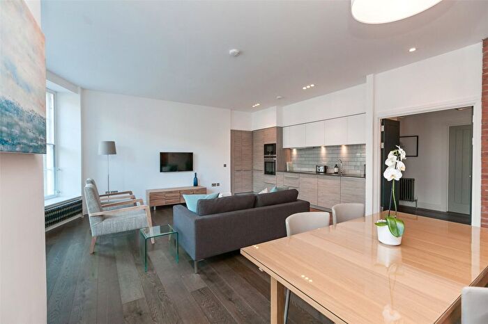 2 Bedroom Flat To Rent In Castle Street, Edinburgh, EH2