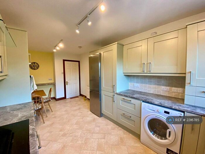 2 Bedroom Flat To Rent In Craufurdland, Edinburgh, EH4