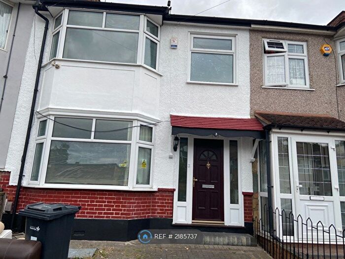 3 Bedroom Terraced House To Rent In Ardwell Avenue, Ilford, IG6