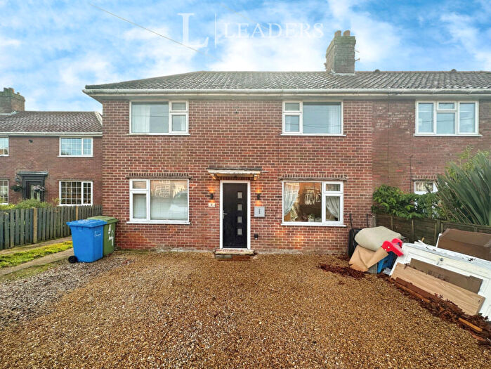 3 Bedroom Semi-Detached House To Rent In Bower Close, Norwich, NR3