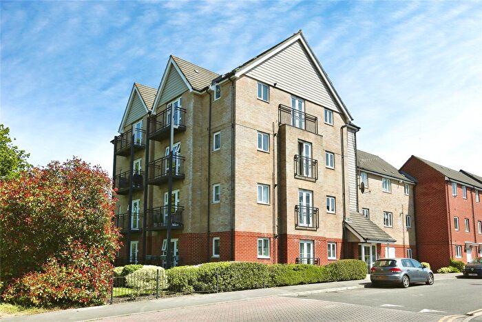 2 Bedroom Flat For Sale In White's Way, Hedge End, Southampton, Hampshire, SO30