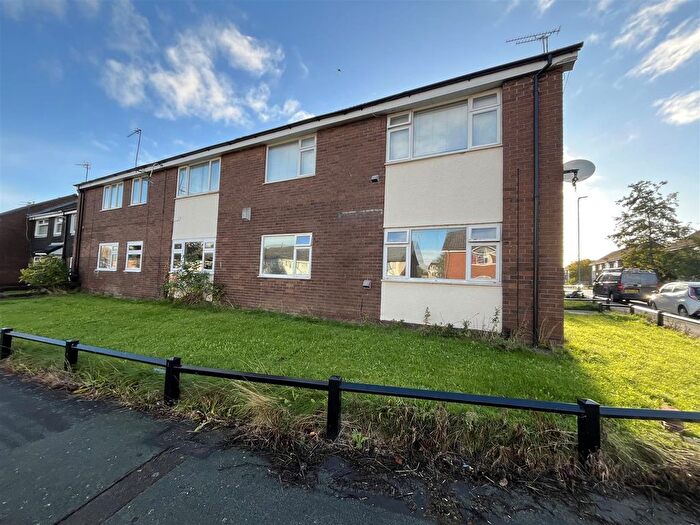 3 Bedroom Flat To Rent In Stokesay Court, Ellesmere Port, CH65