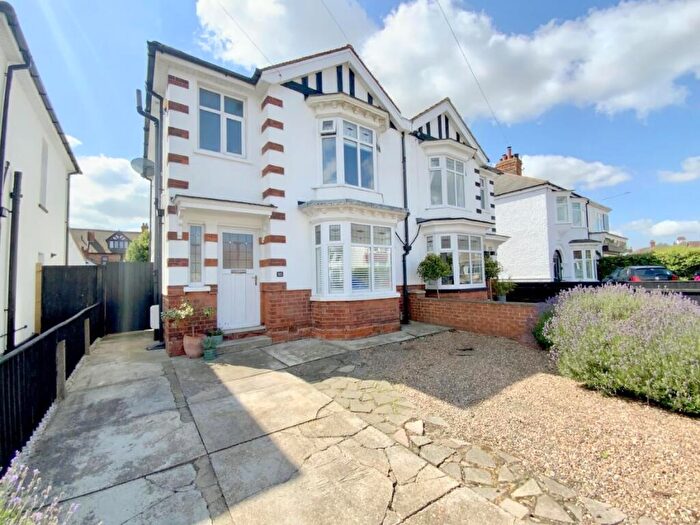 3 Bedroom Semi-Detached House For Sale In Queens Parade, Cleethorpes, DN35