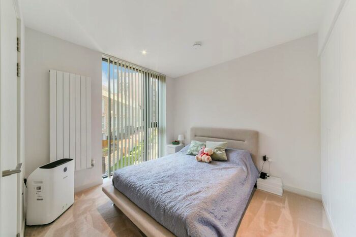 2 Bedroom Apartment To Rent In Echo Court, Royal Wharf, London, E16