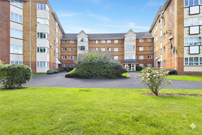 2 Bedroom Apartment For Sale In Winslet Place, Oxford Road, Reading, Berkshire, RG30