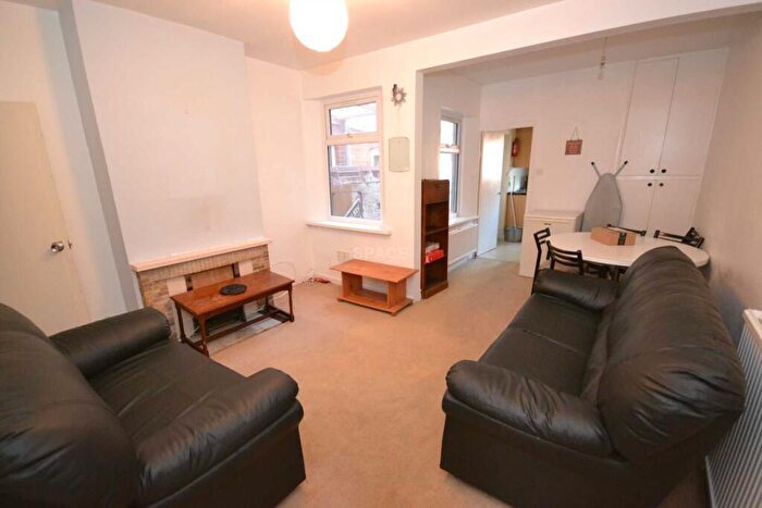 5 Bedroom Terraced House To Rent In Norris Road, Reading, Berkshire, RG6