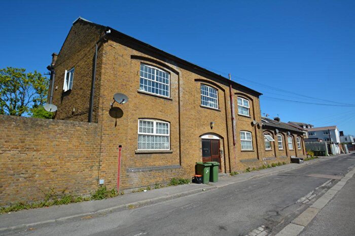 1 Bedroom Apartment For Sale In Railway Road, Sheerness, ME12
