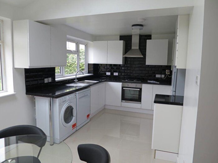 4 Bedroom House To Rent In Rymers Lane, OX4