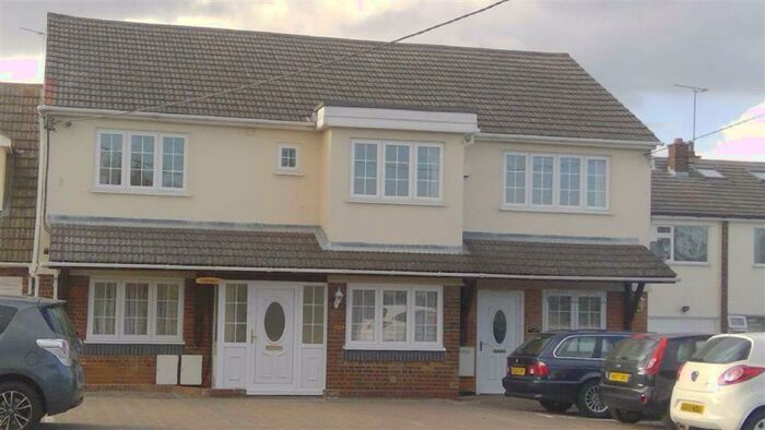 1 Bedroom Maisonette To Rent In Crays Hill, Billericay, Essex, CM11