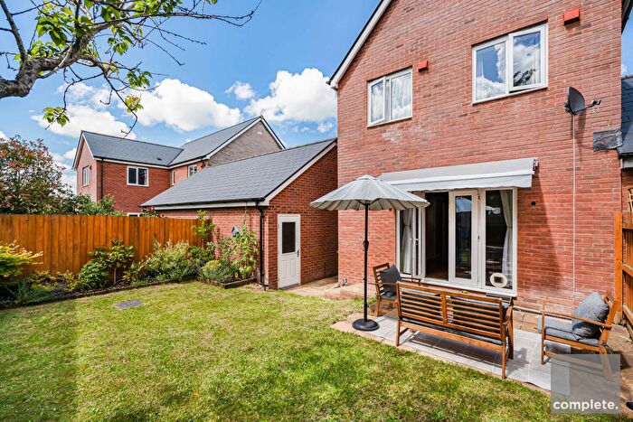 3 Bedroom Link Detached House For Sale In Higher Meadow, Cranbrook, Exeter, EX5