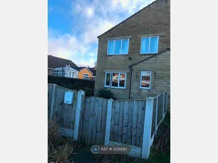 2 Bedroom Flat To Rent In Clarkson Close, Heckmondwike WF16