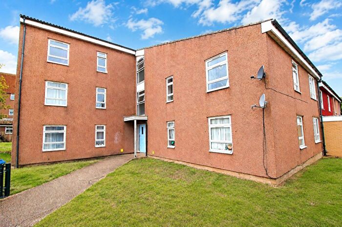 2 Bedroom Flat To Rent In Mallows Green, Harlow, CM19