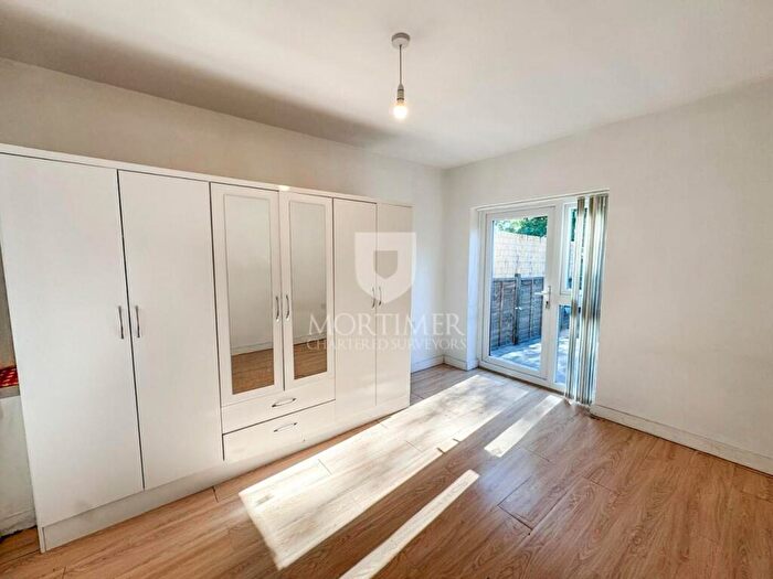 1 Bedroom Apartment To Rent In Lordship Lane, London, N22