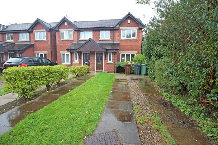 3 Bedroom Semi-Detached House To Rent In Greengate Close, Bury, BL9