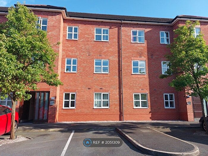 3 Bedroom Flat To Rent In Houston Gardens, Warrington, WA5