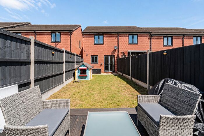 2 Bedroom End Of Terrace House For Sale In Belhouse Avenue, Aveley, South Ockendon, Essex, RM15