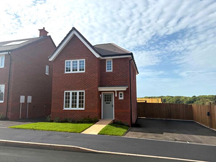 3 Bedroom Detached House For Sale In Brooklime Road, Warwick, CV34