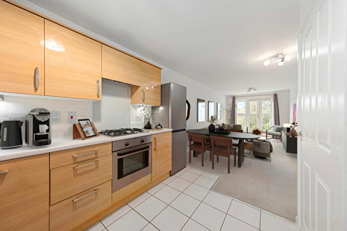 2 Bedroom Flat For Sale In Worcester Close, London, SE20