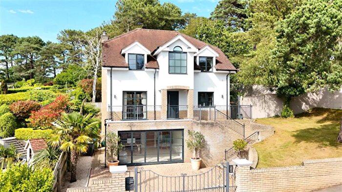 4 Bedroom Detached House For Sale In Blake Hill Crescent, Poole, Dorset, BH14